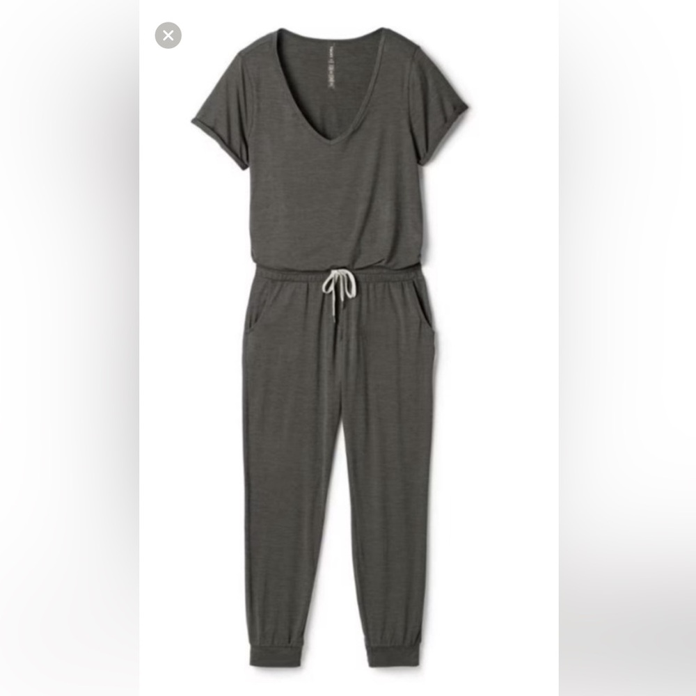 VUORI All Day Jumpsuit Sz M. NWT